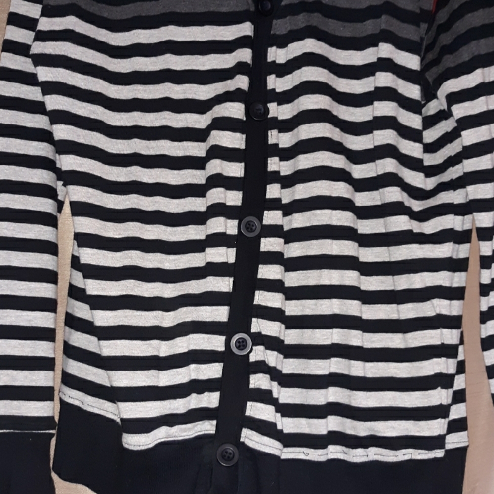 Point Zero Cardigan - Picture 4 of 4